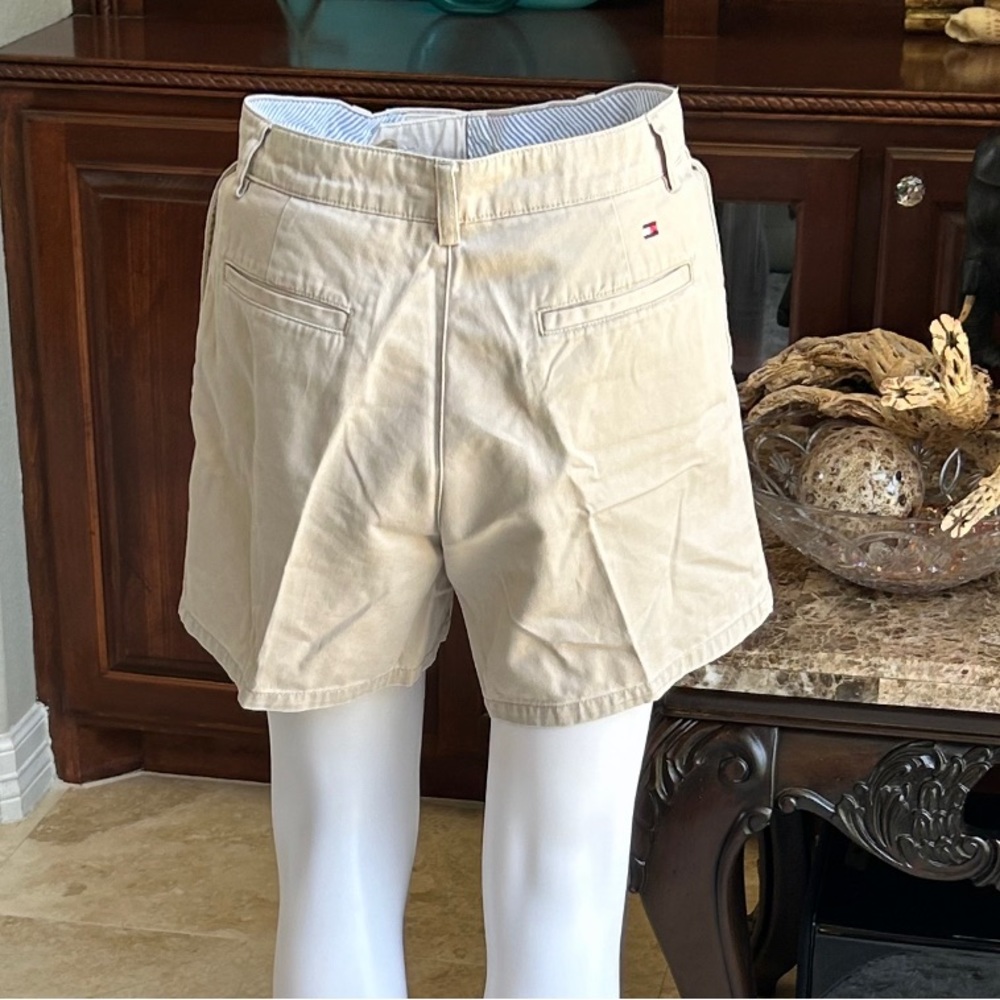 Shorts - Picture 2 of 3